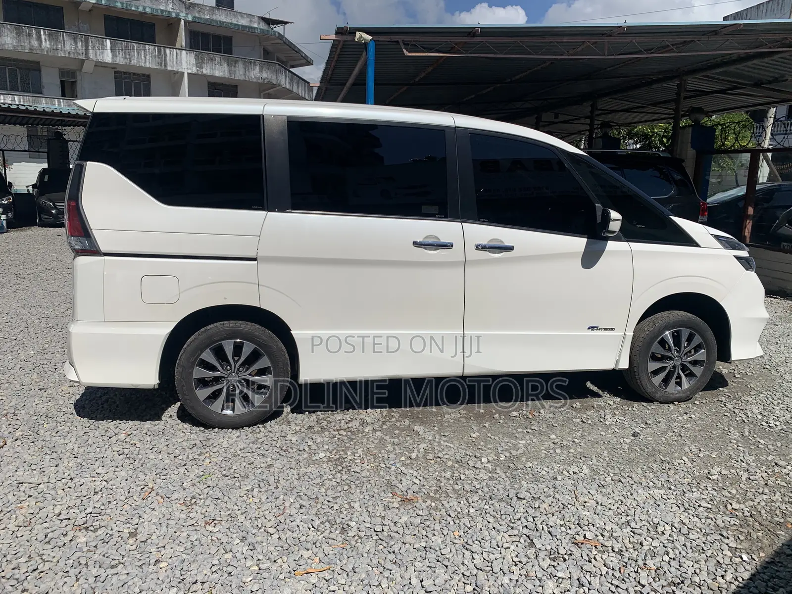 Nissan Serena 2017 Off white