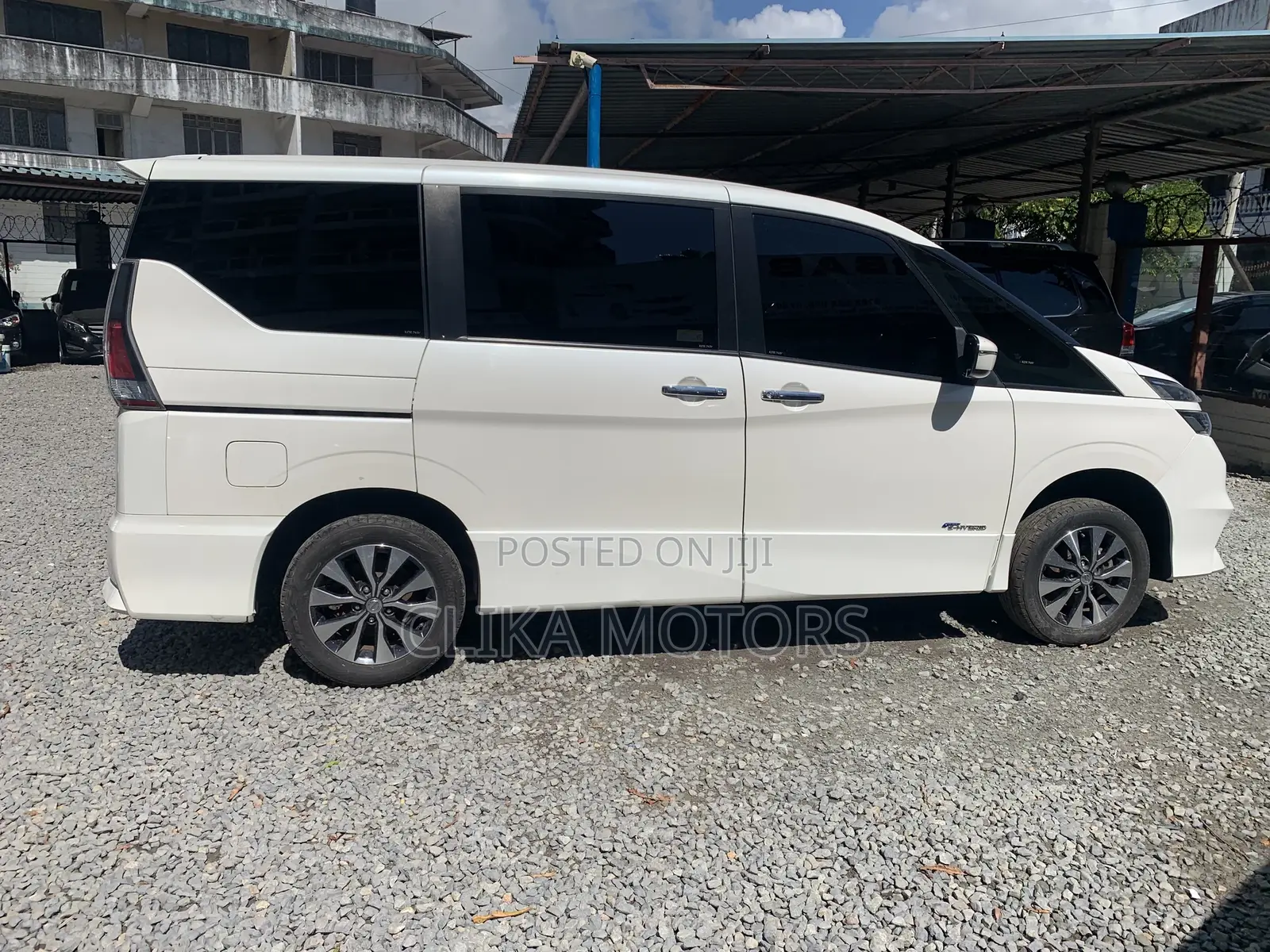 Nissan Serena 2017 Off white