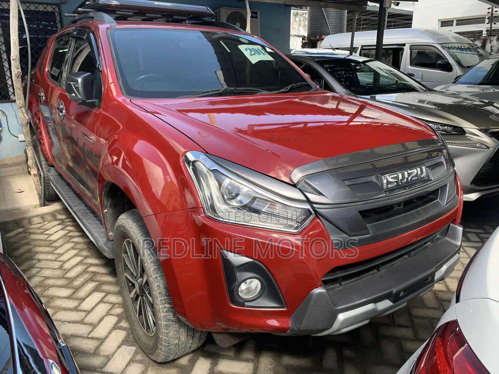Isuzu D-MAX 2017 Red