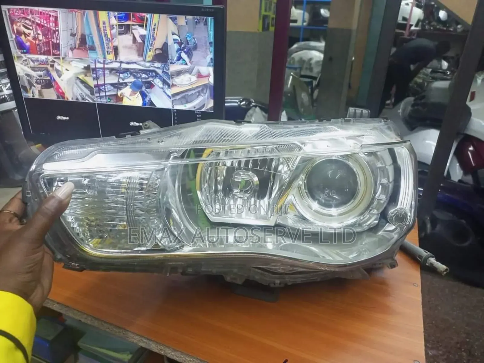 Headlight Mitsubishi Outlander 2010