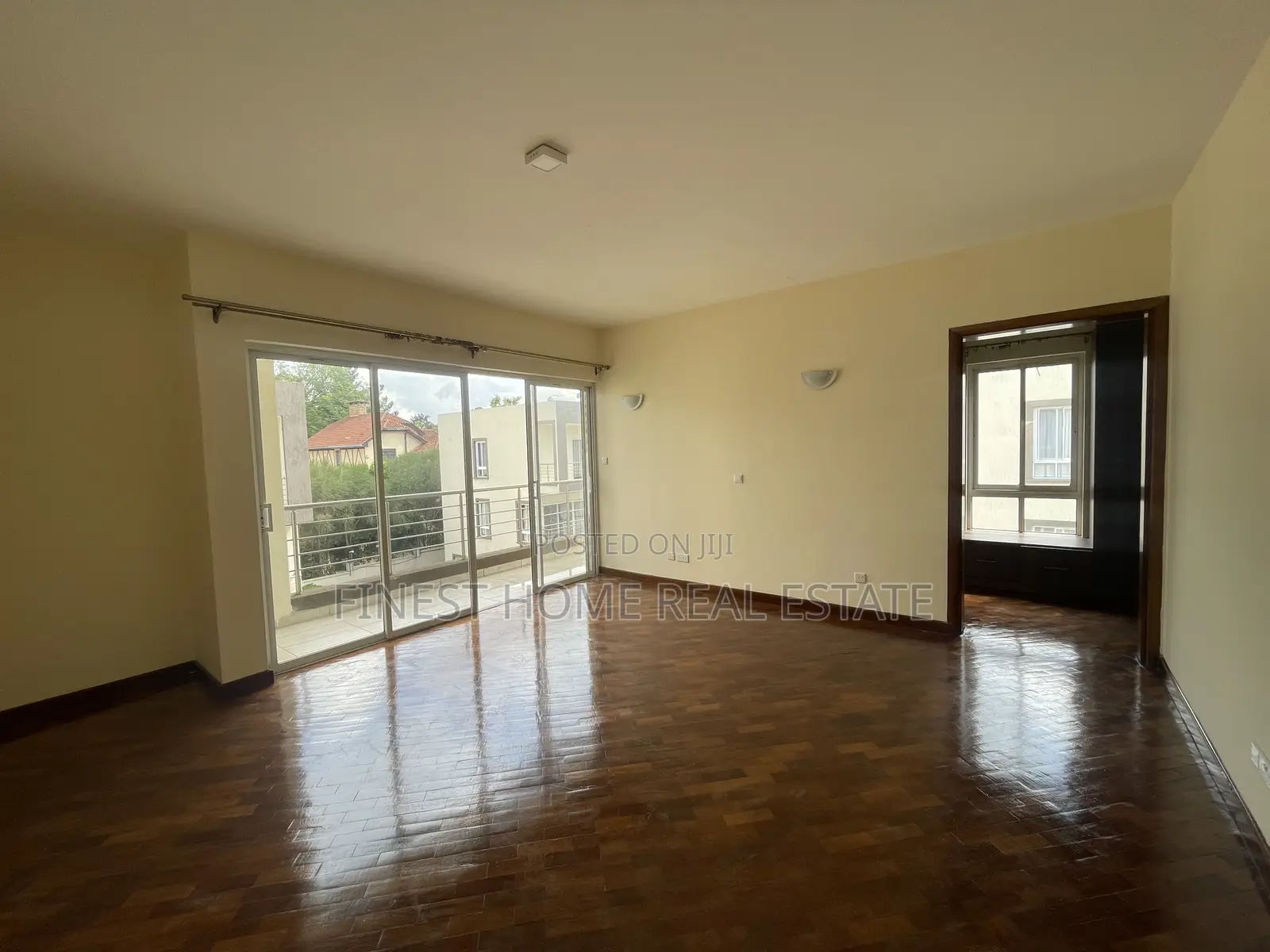 5bdrm Villa in Lavington for sale