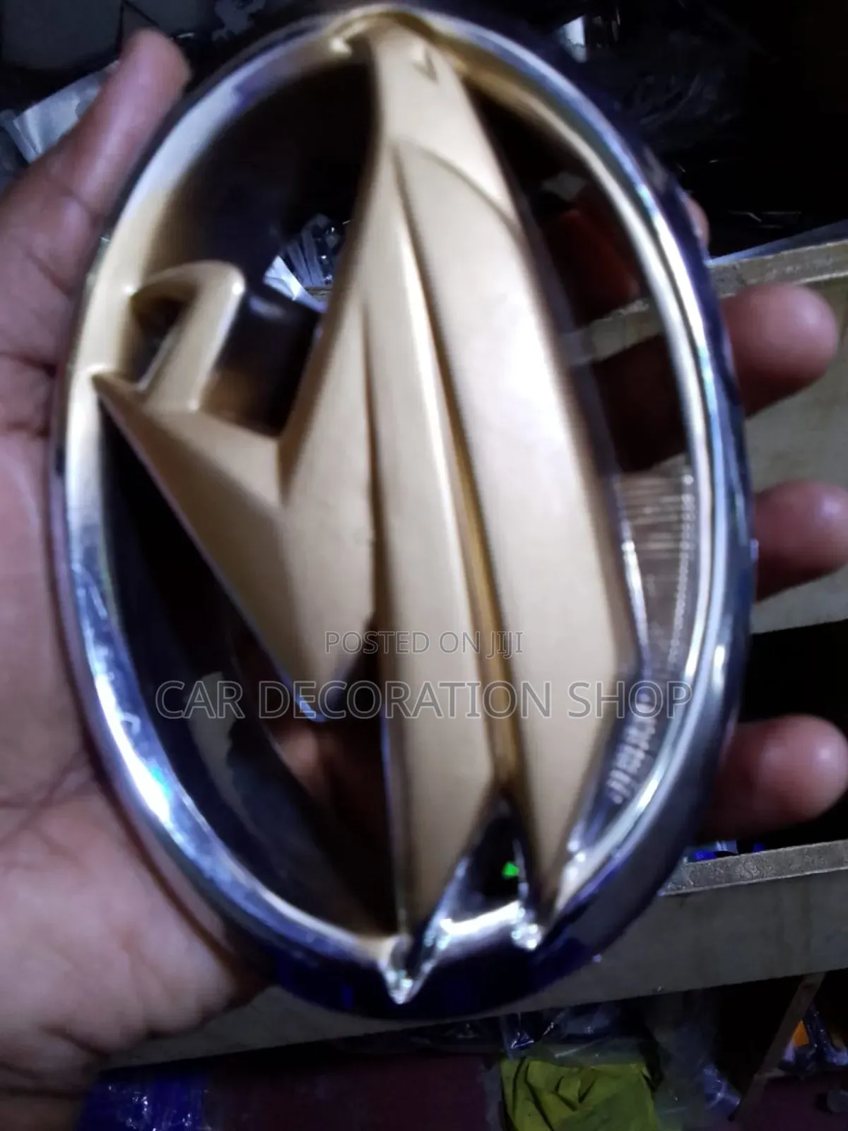 Harrier Old Model Rx330 Grill Logo
