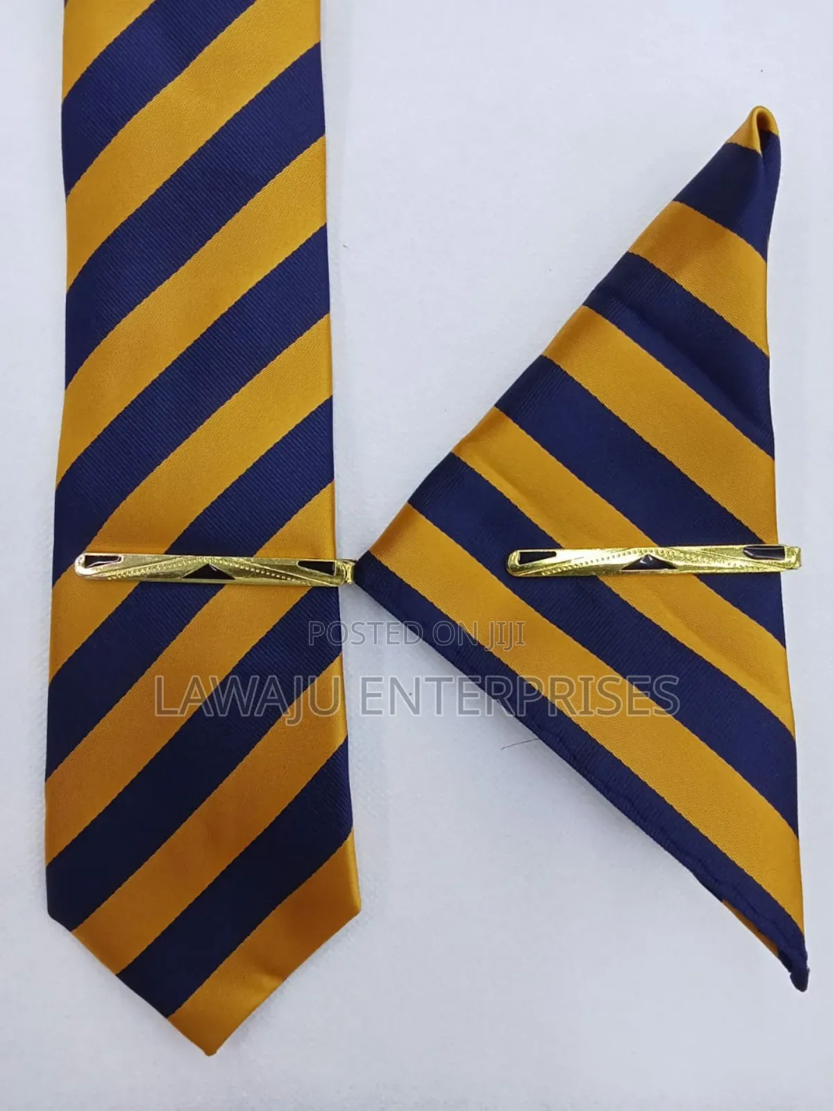 Stripped Men's Tie With Pocket Square