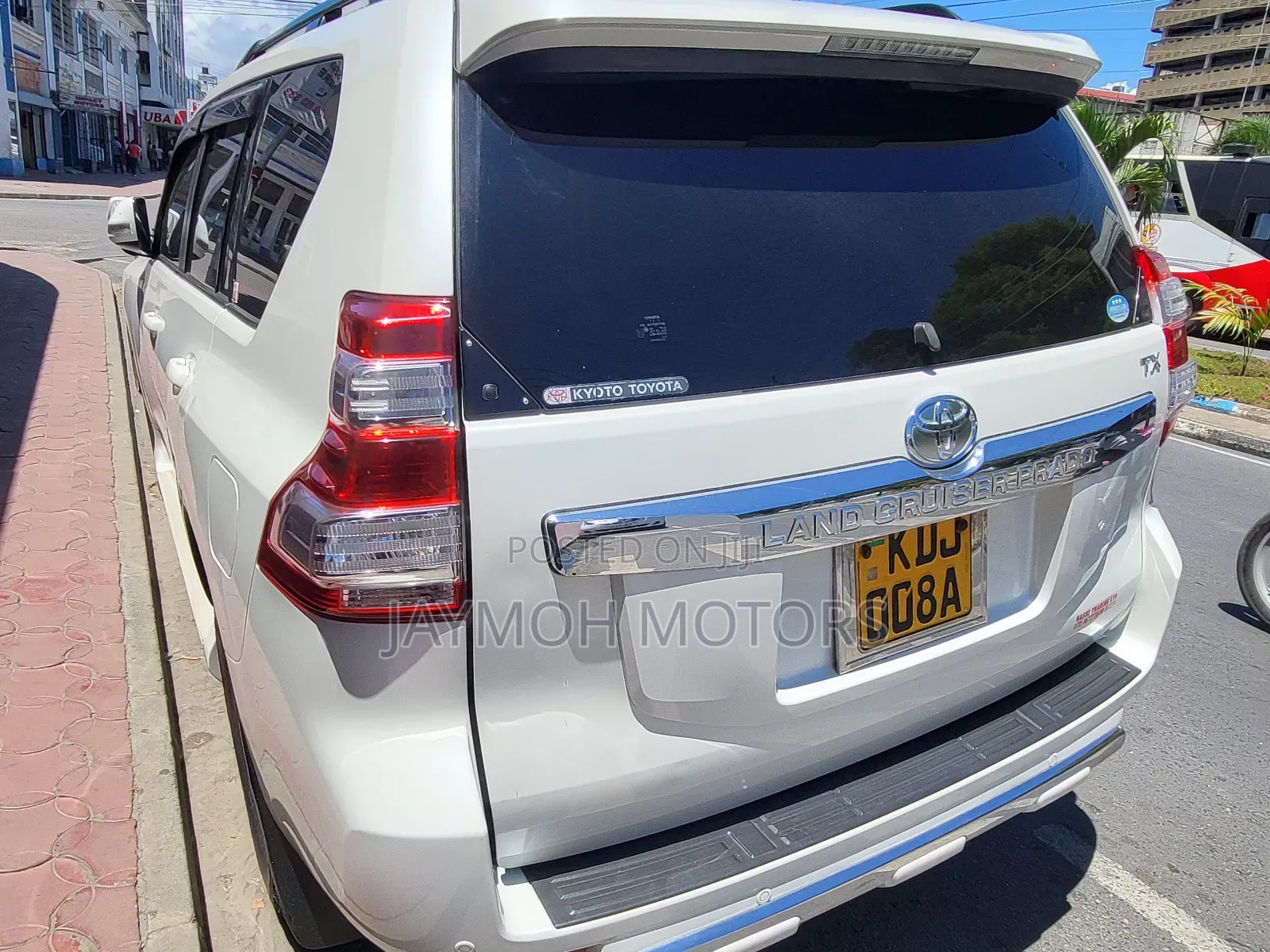 Toyota Land Cruiser Prado 2016 White