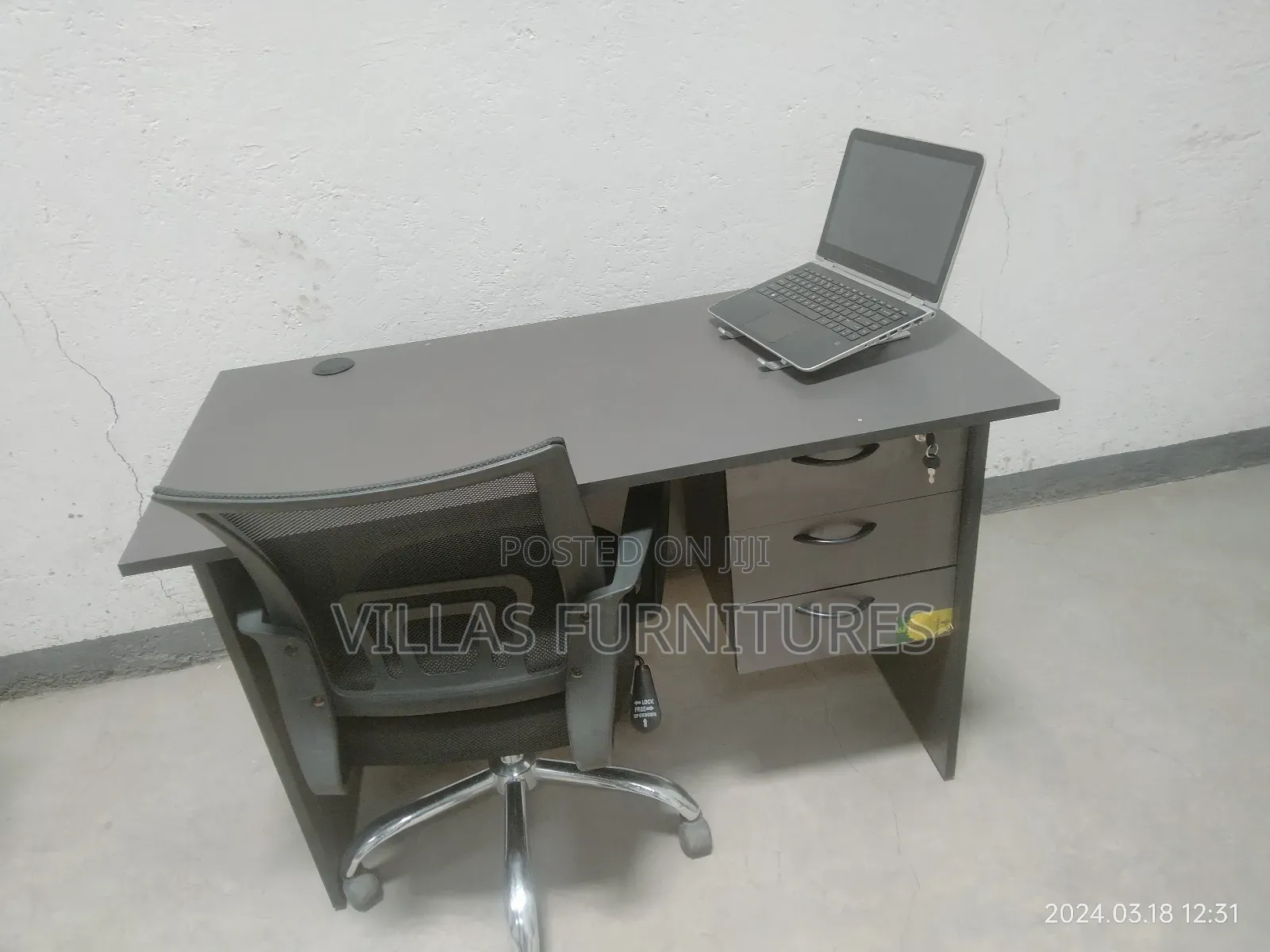 Swivel Mesh Chair and Study Desk