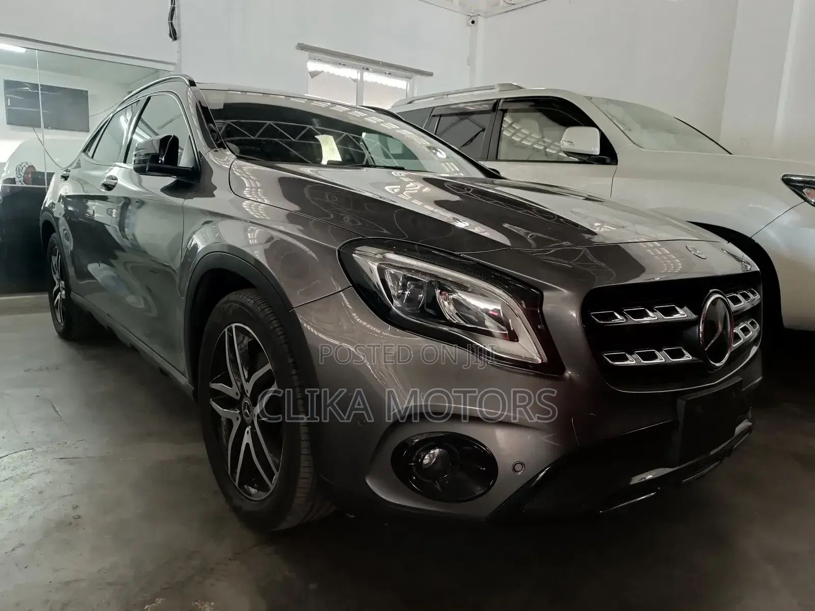 Mercedes-Benz GLA 250 2017 Brown