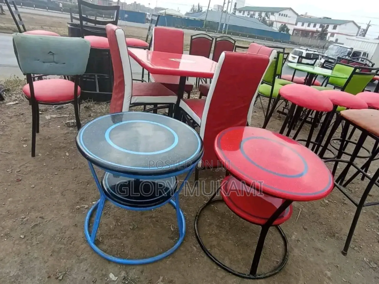 Mmodern Classy Restaurant and Bar Tables