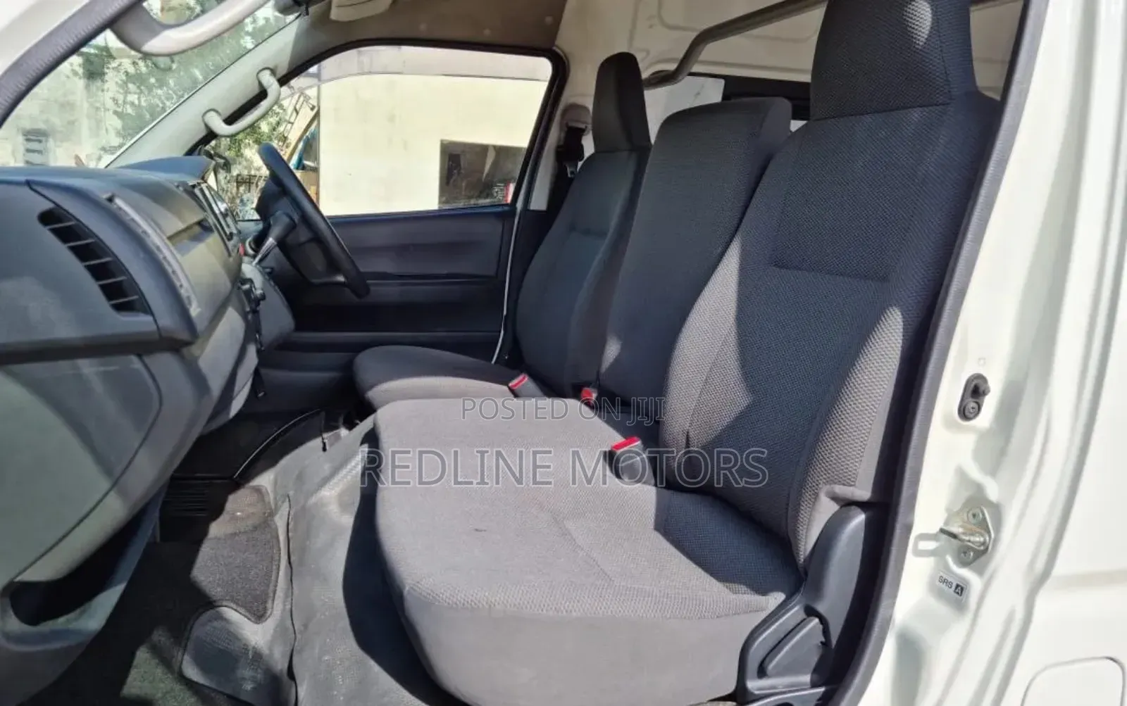 Toyota HiAce 2017 Black
