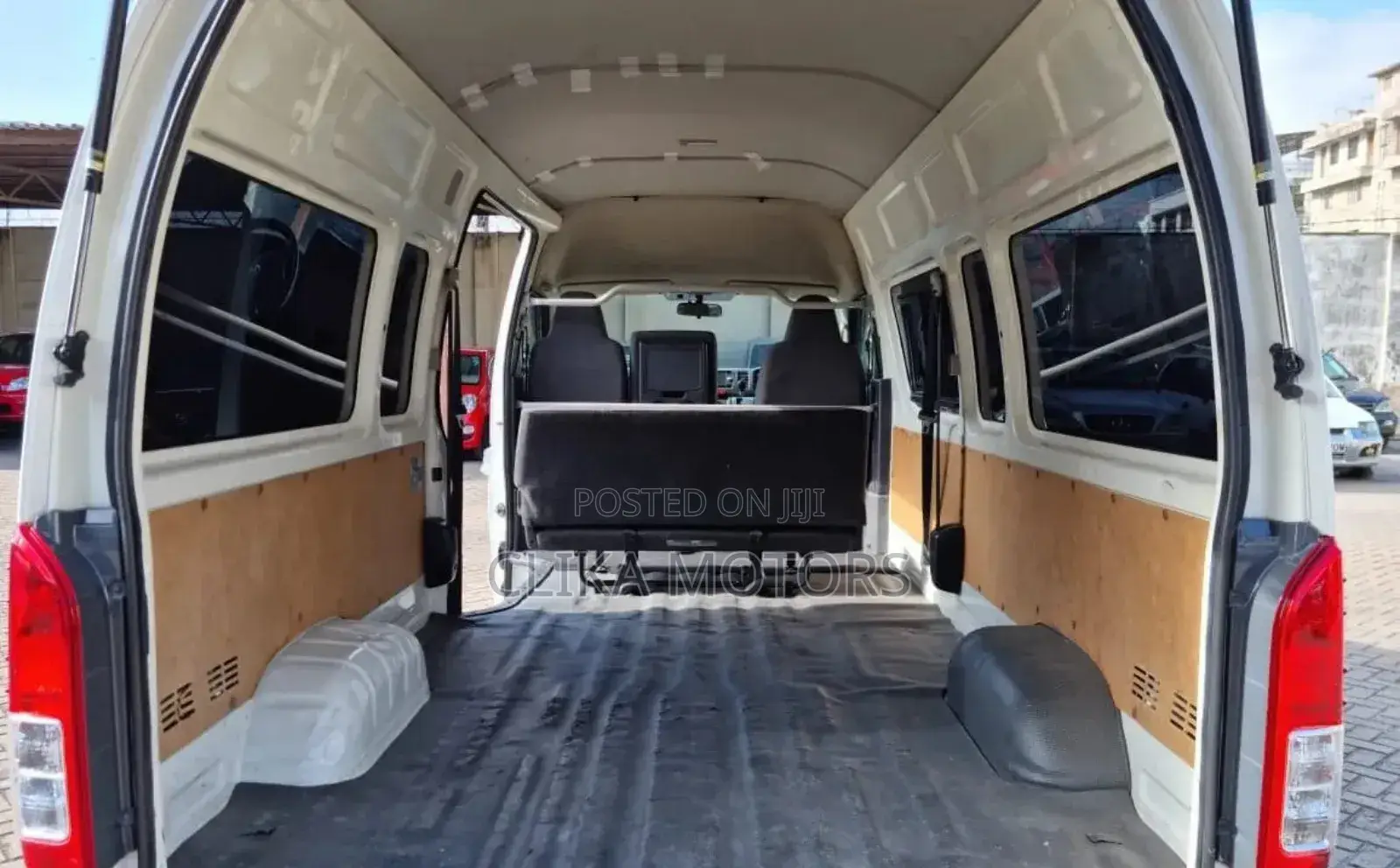 Toyota HiAce 2017 Black