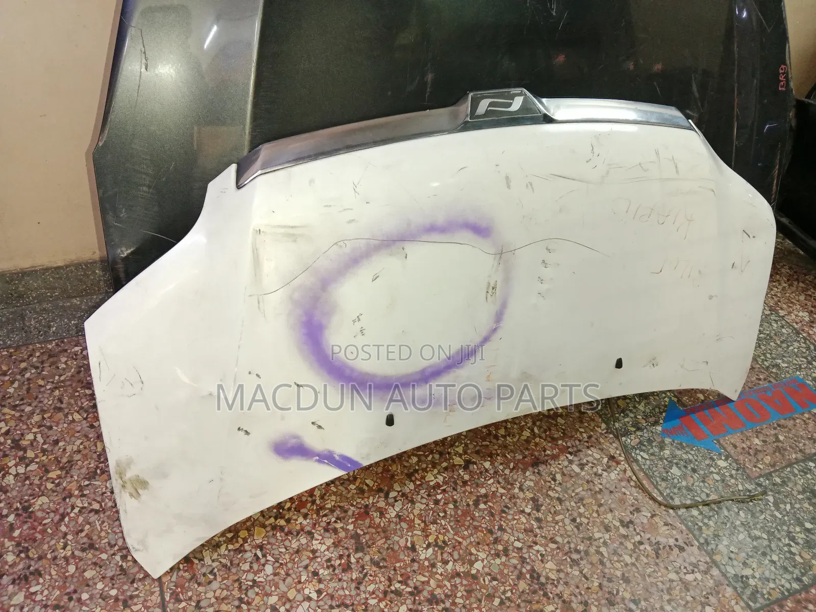 Toyota Noah Bonnet 2002/03