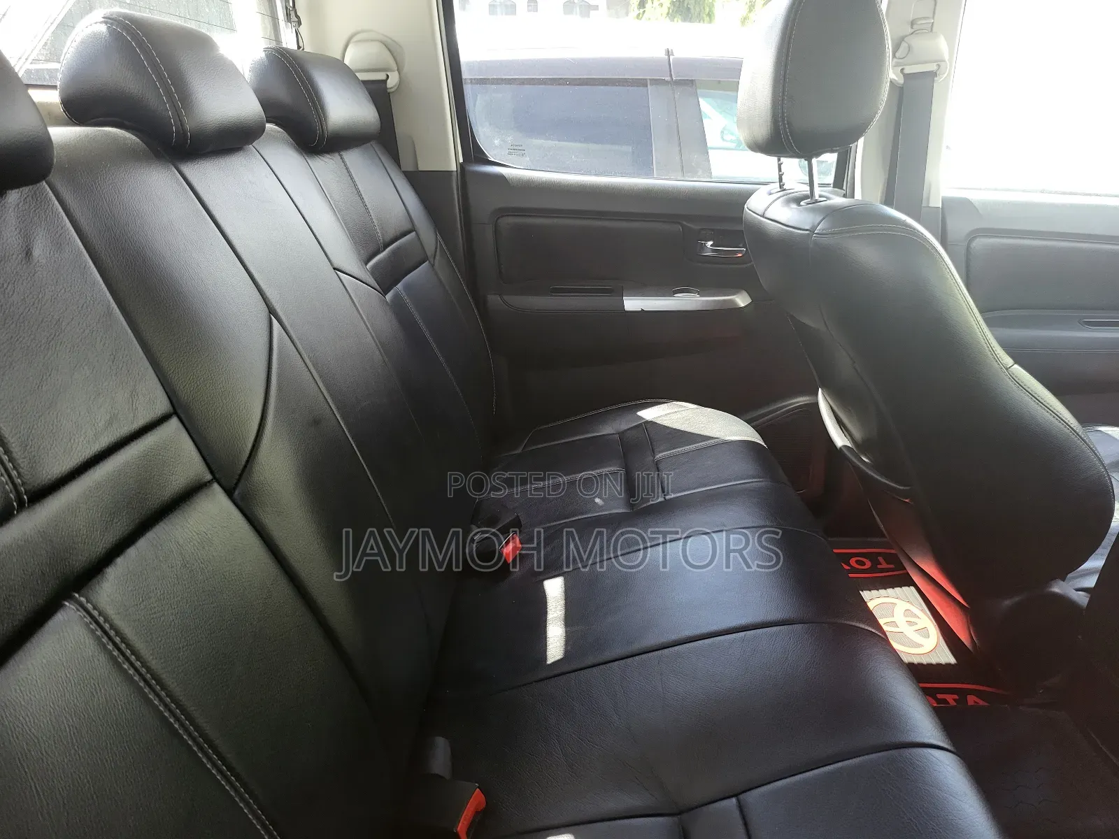 Toyota Hilux 2016 White