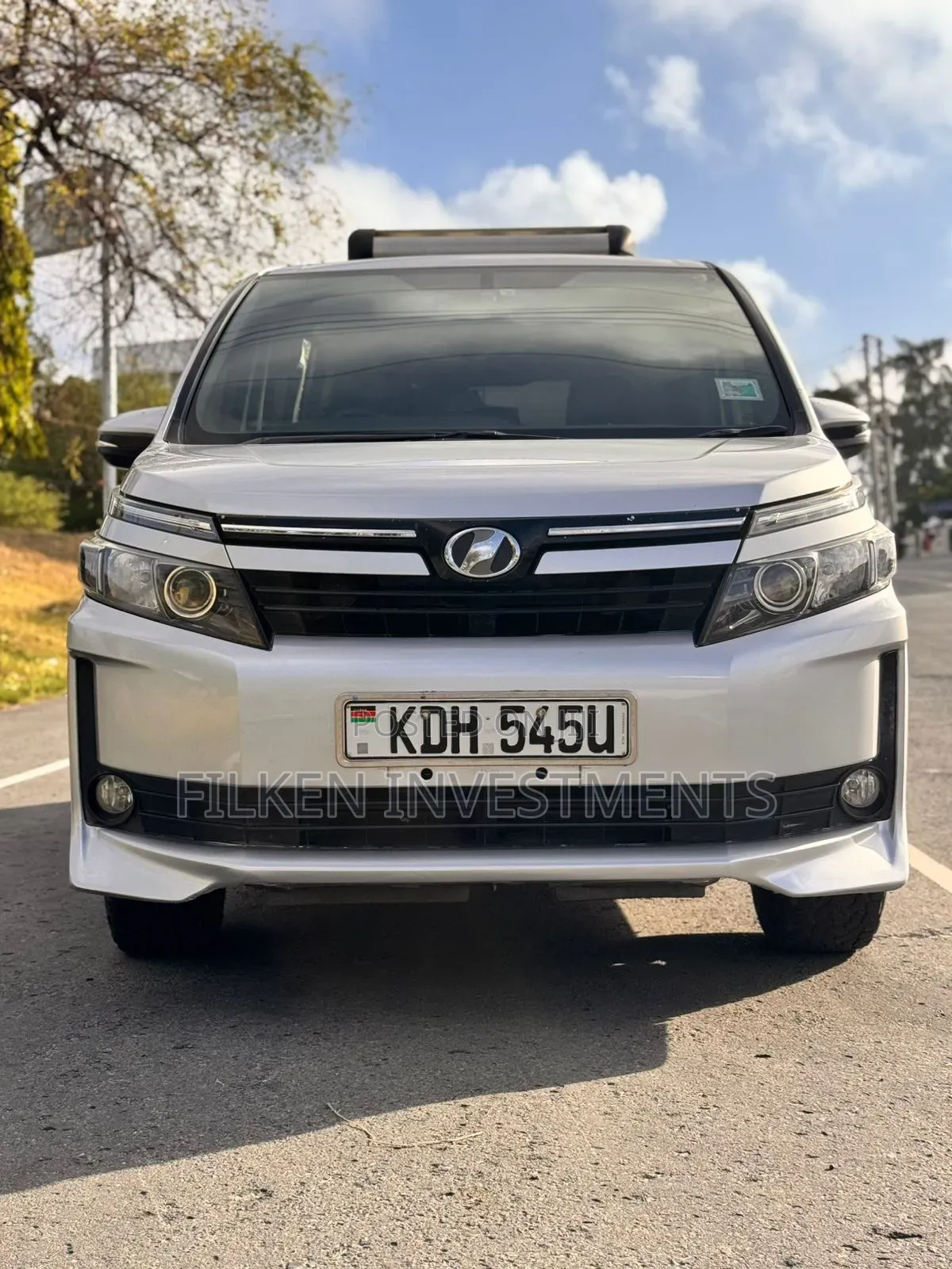 Toyota Voxy 2015 Silver