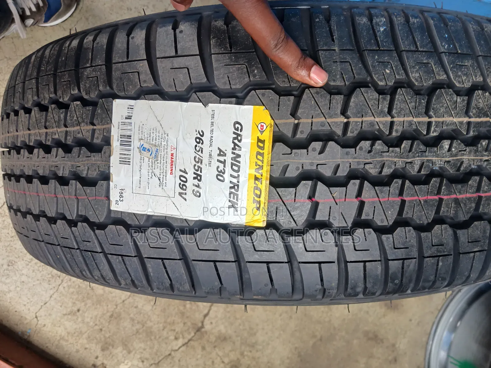 265/55 R 19 Dunlop Tyres Made in Japan.
