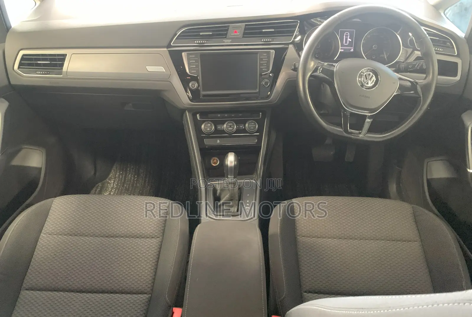 Volkswagen Touran 2017 White