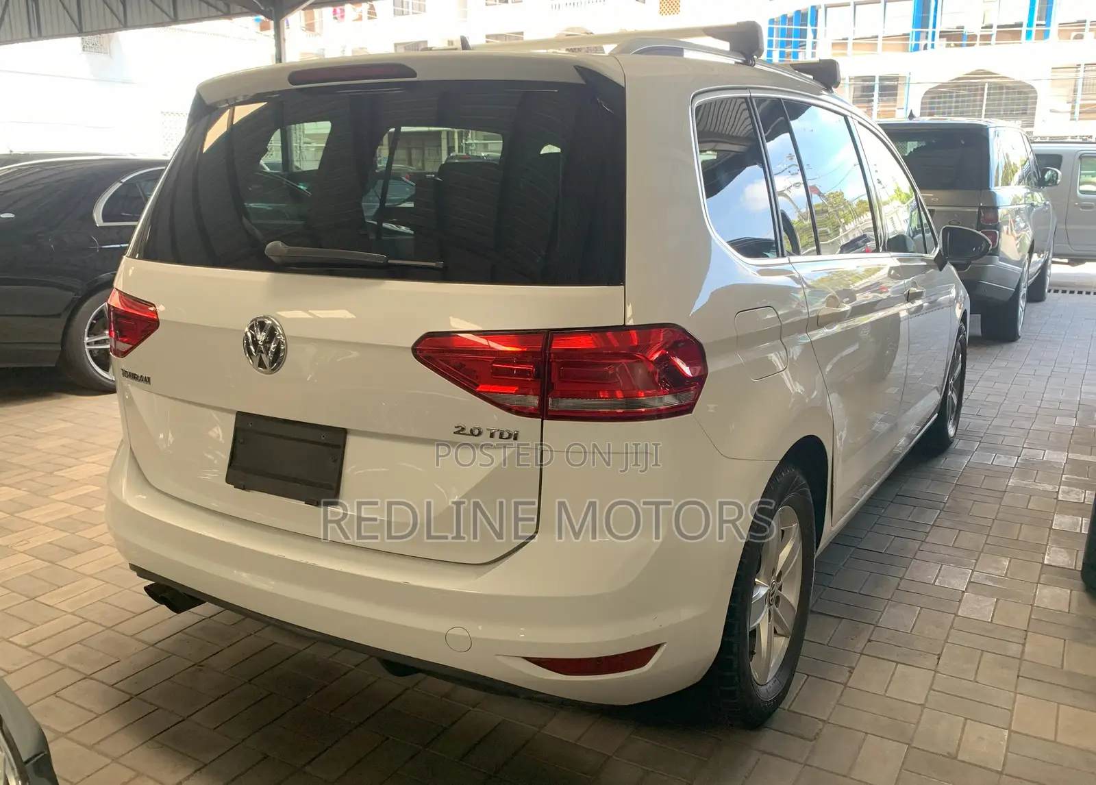 Volkswagen Touran 2017 White