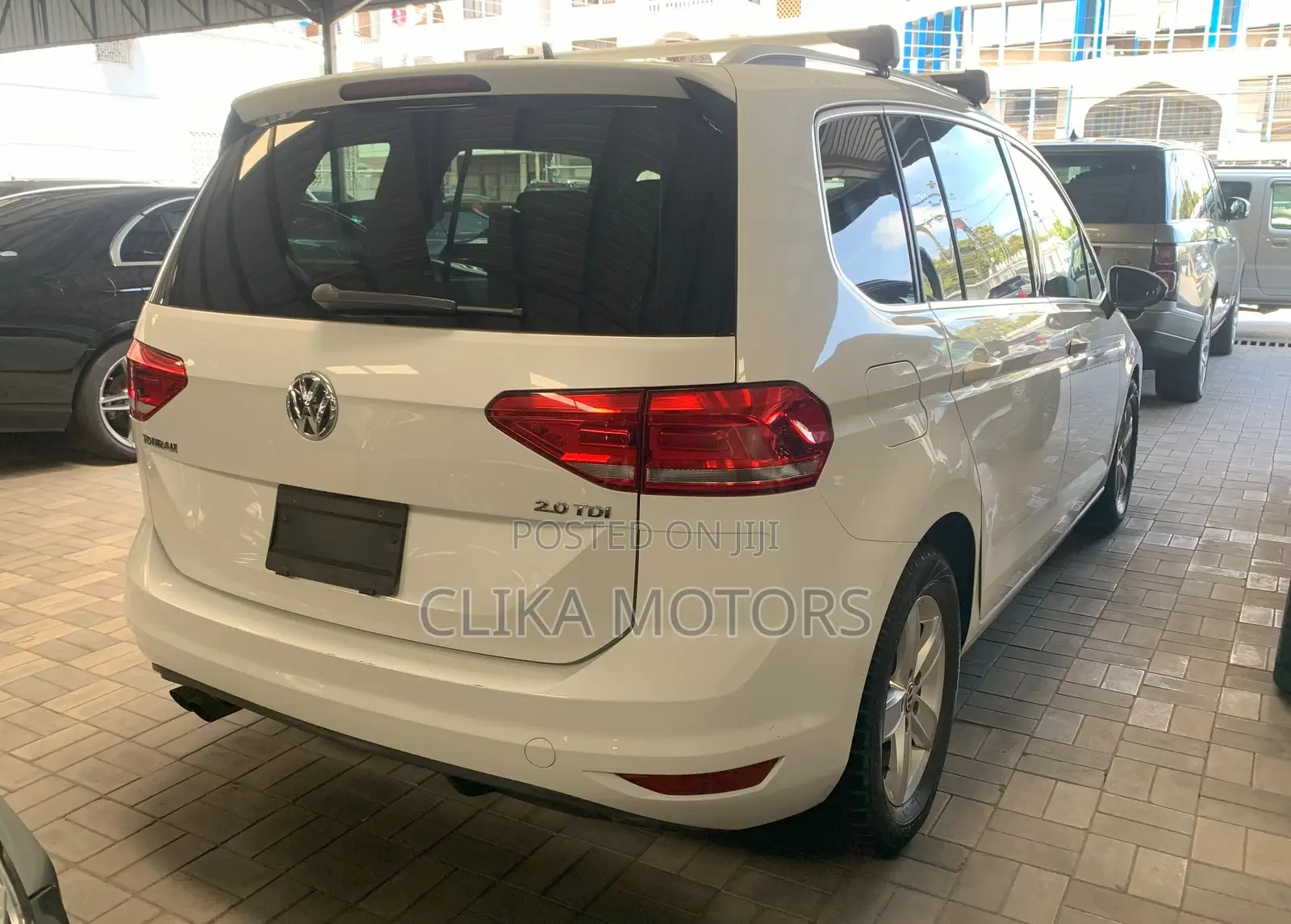 Volkswagen Touran 2017 White