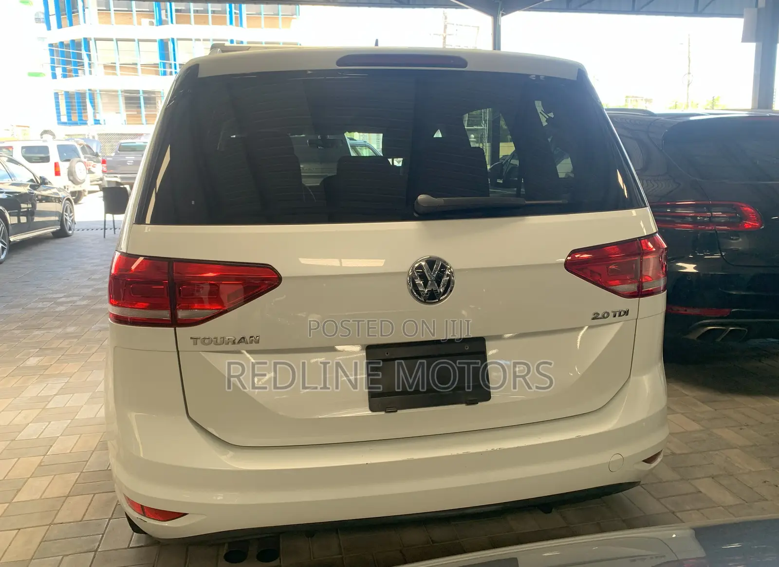 Volkswagen Touran 2017 White