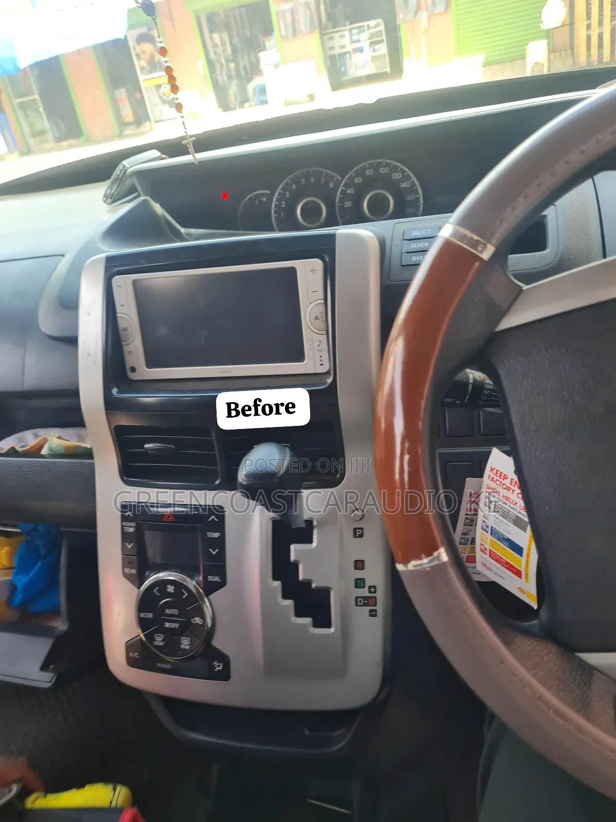 Toyota Voxy or Noah 2006_2013 Aftermarket Android Radio Plus Console