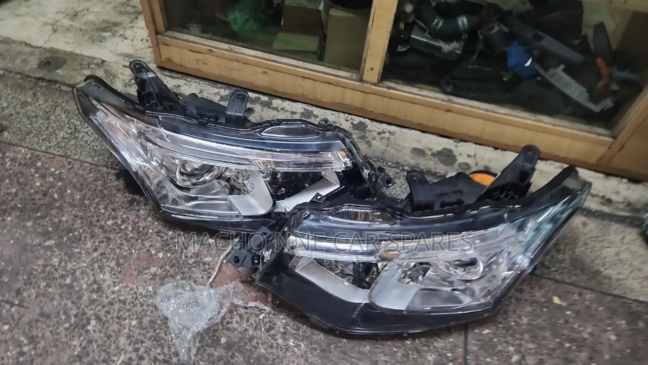 Mitsubishi Outlander 2014 Xenon Headlight
