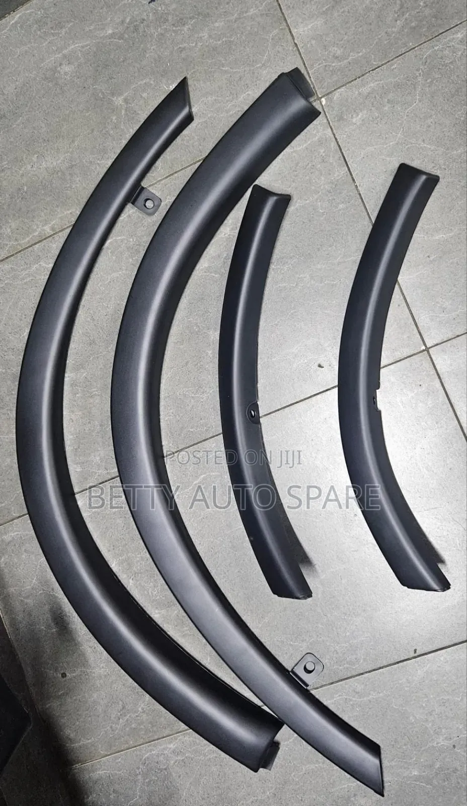 Bumper and Fender Moulding Outlander