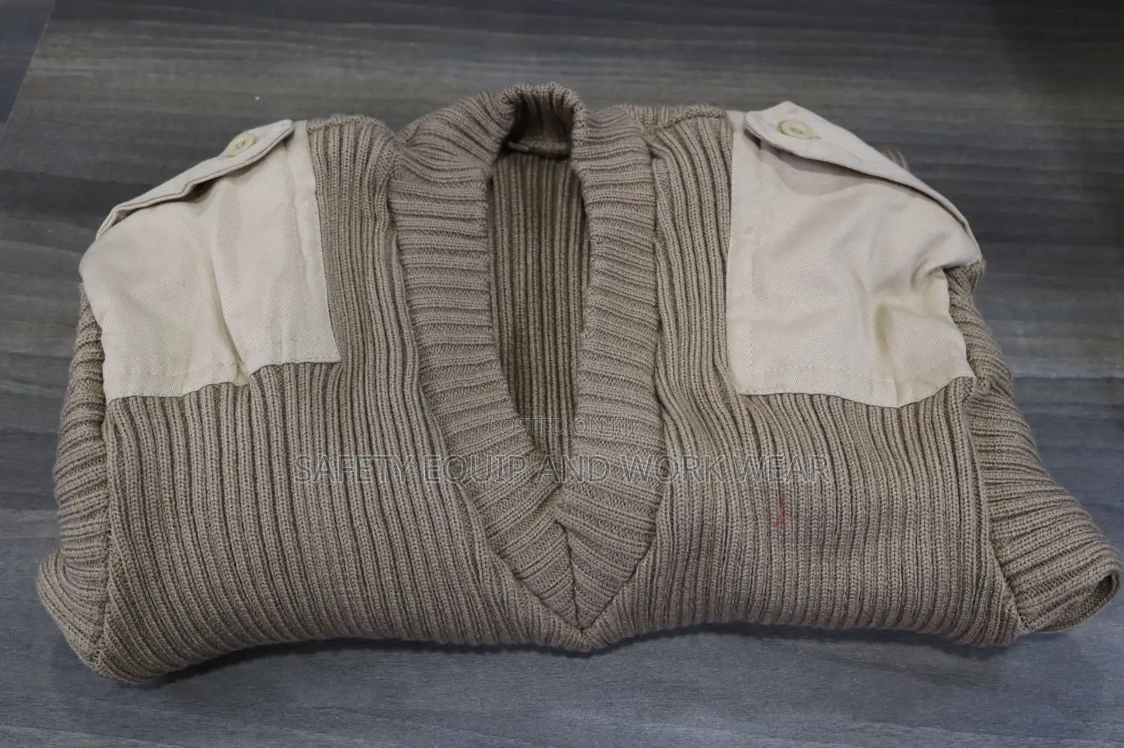 Guard Sweater Beige