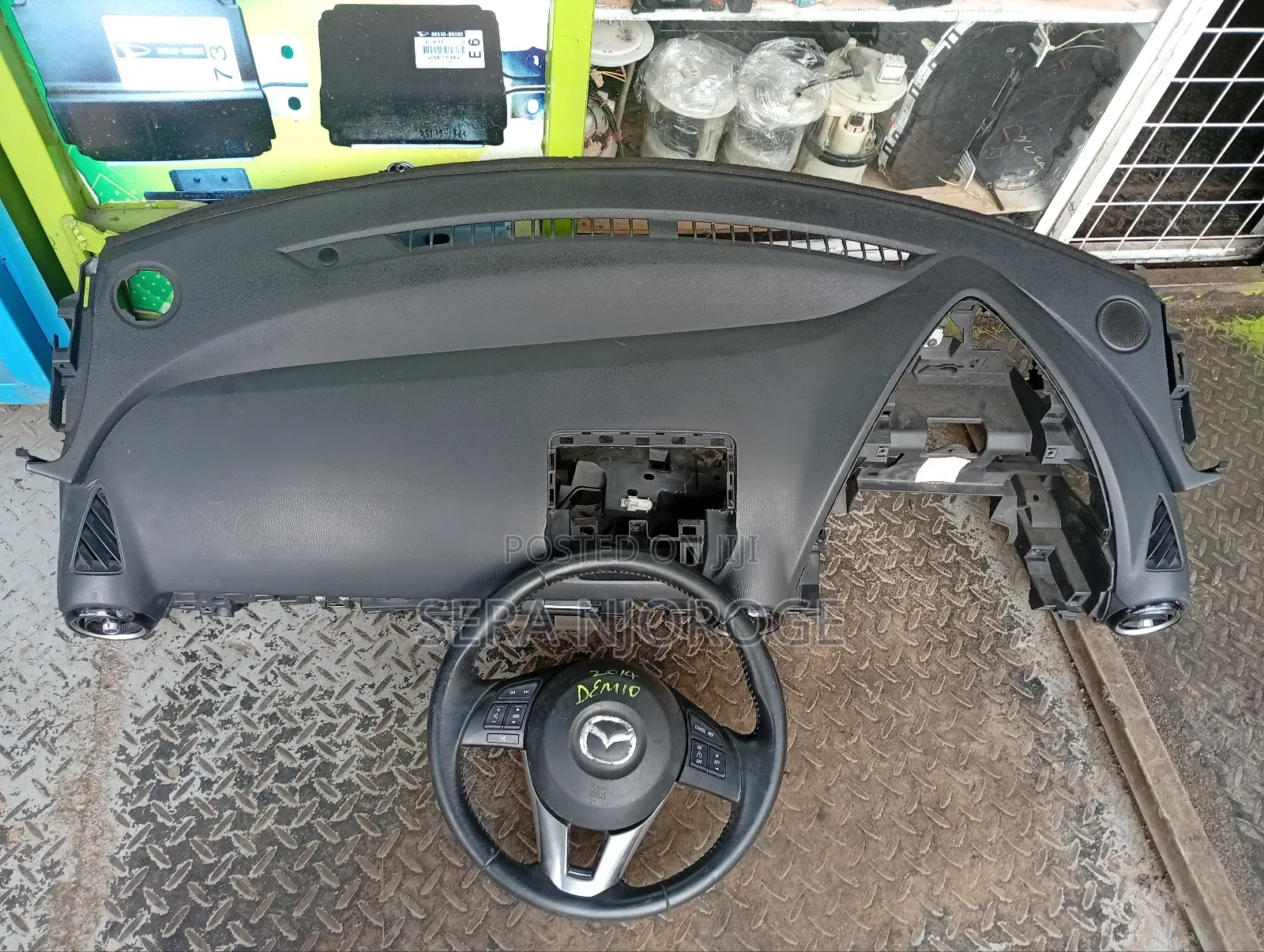 Demio 2015 Dashboard and Steering Airbag