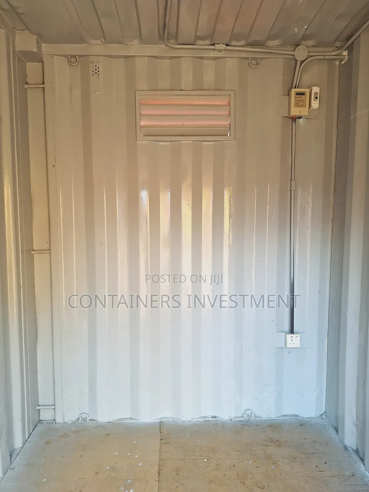 20ft Container 3 Stalls- Neatly and Beautifullly Done.