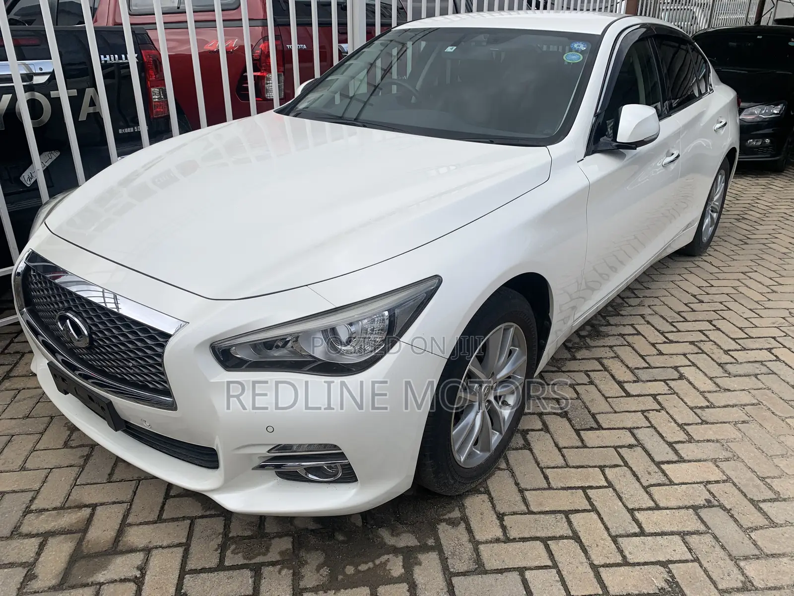 Nissan Skyline 2017 White