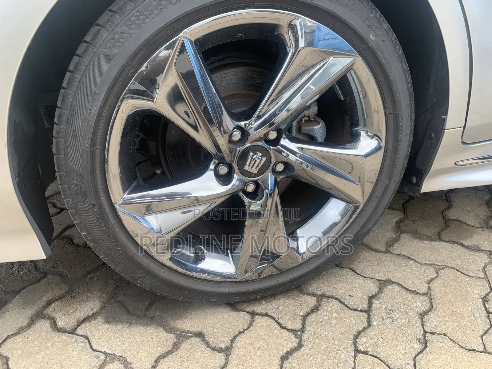 Toyota Crown Majesta 2.5 AWD Hybrid 2018 Silver
