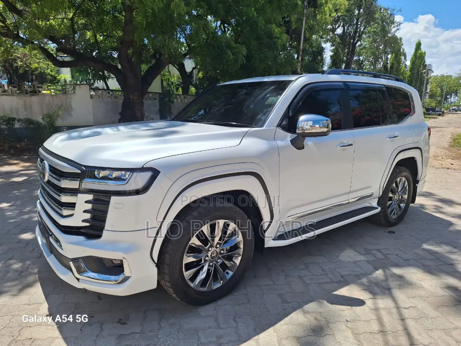 Toyota Land Cruiser 2023 White