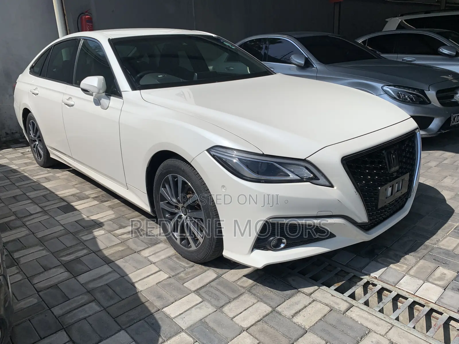 Toyota Crown Majesta 2.5 AWD Hybrid 2018 Off white