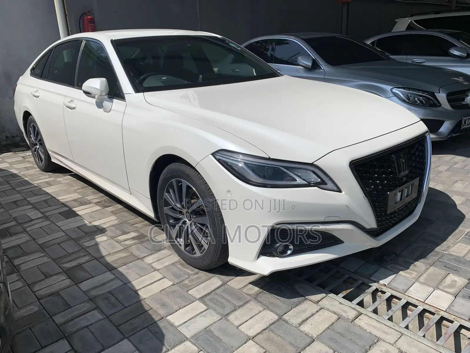 Toyota Crown Majesta 2.5 AWD Hybrid 2018 Off white