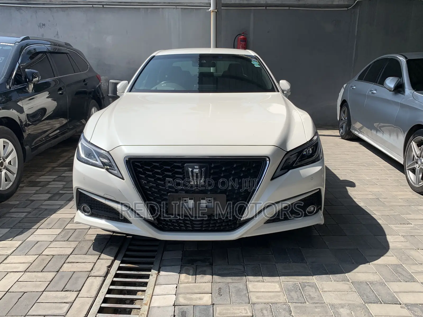 Toyota Crown Majesta 2.5 AWD Hybrid 2018 Off white