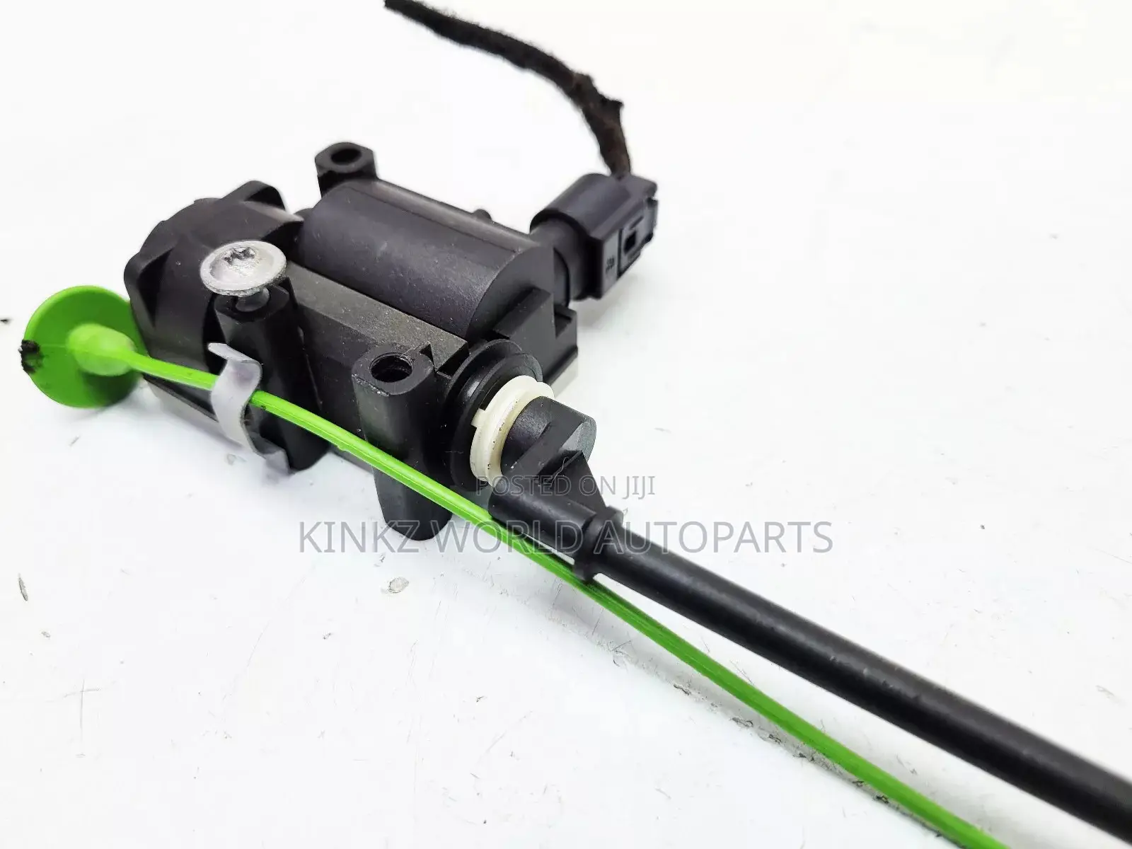 BMW X5 E70 Fuel Flap Actuator Motor Selenoid 6985882
