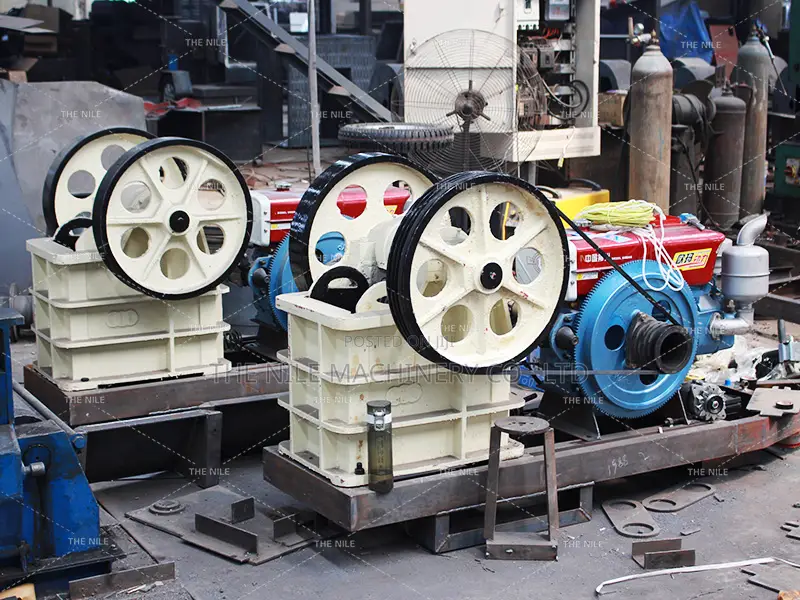 Quarry Mobile Granite Limestone Gravel Crusher Machine