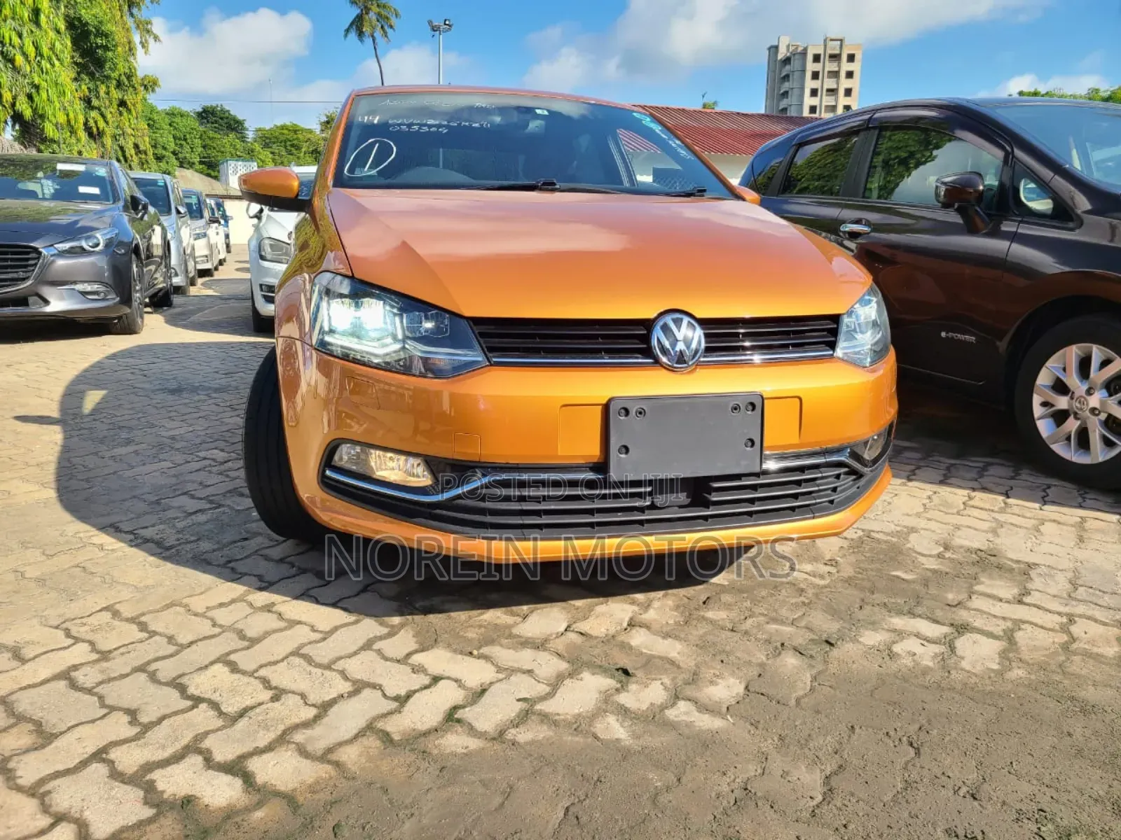 Volkswagen Polo 2017 Orange
