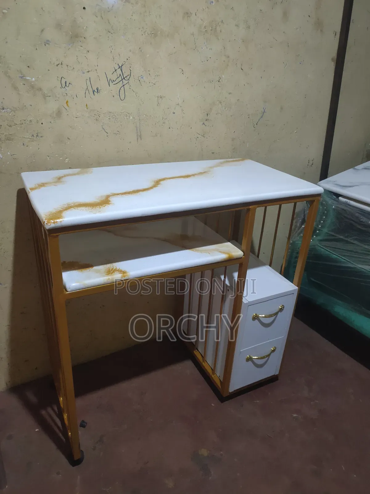 Manicure Table/ Manicure Seats