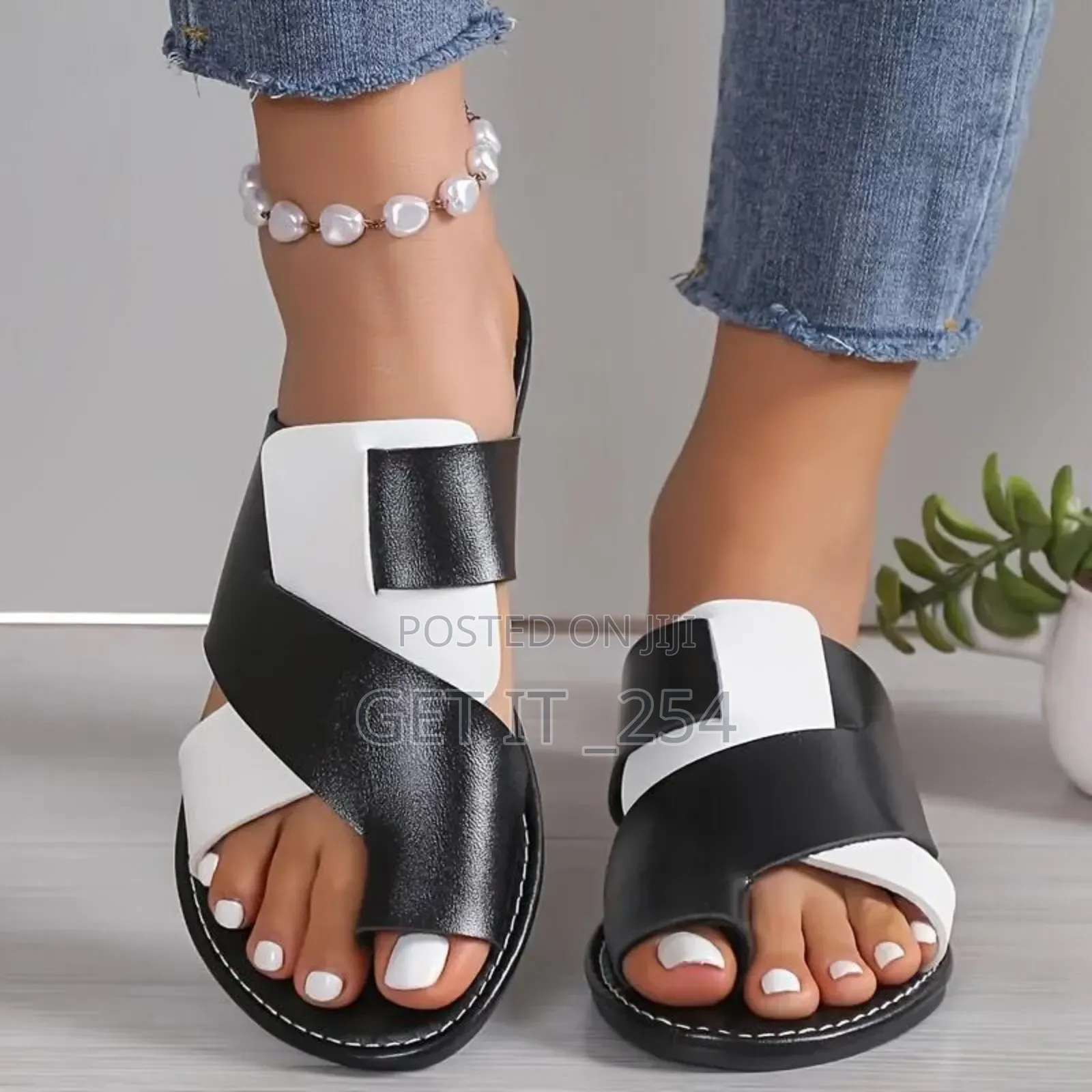 *Ladies Leather Sandals Sizes 37,38,39,40,41,42,43