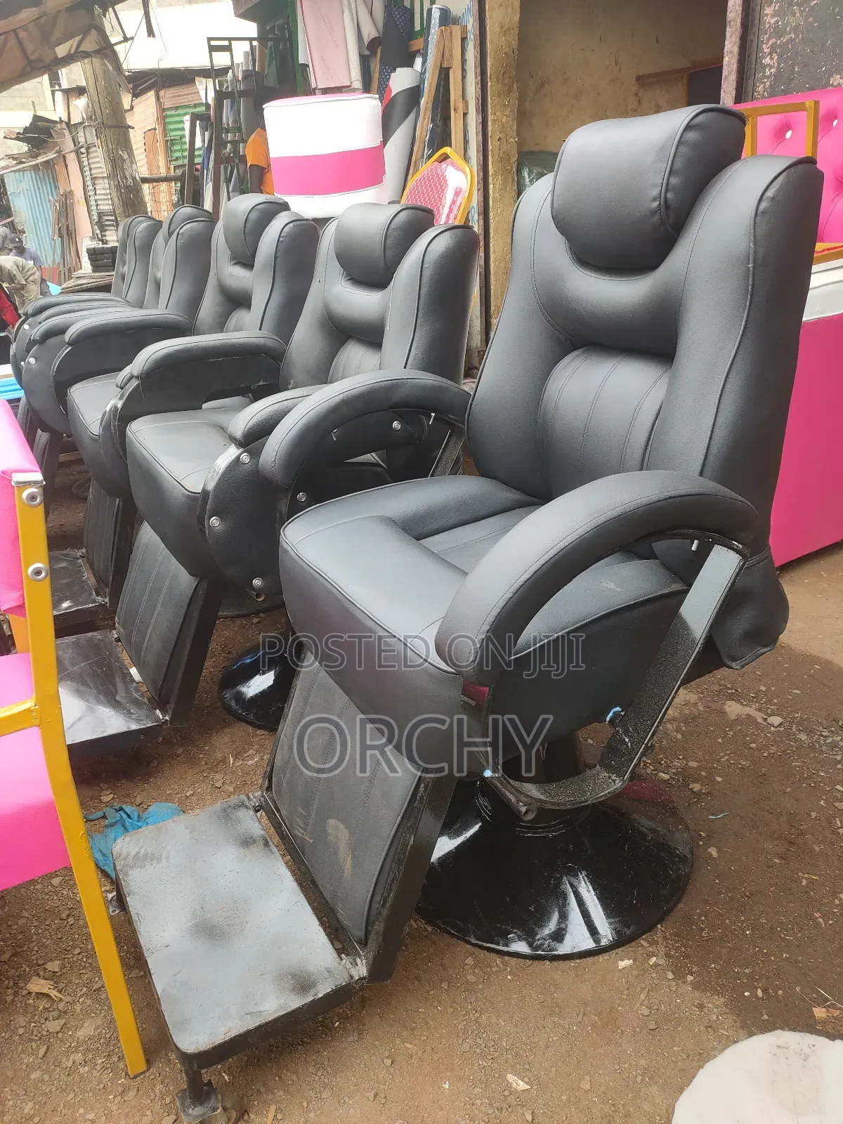 D-Open Kinyozi Seats
