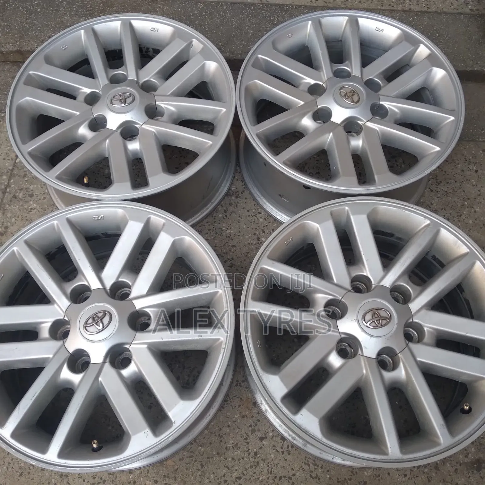 Size 17 Inches Hilux Double Cap Alloy Rims Set