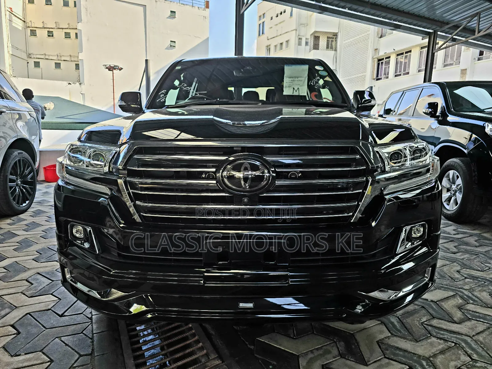 Toyota Land Cruiser 4.6 V8 ZX 2018 Black