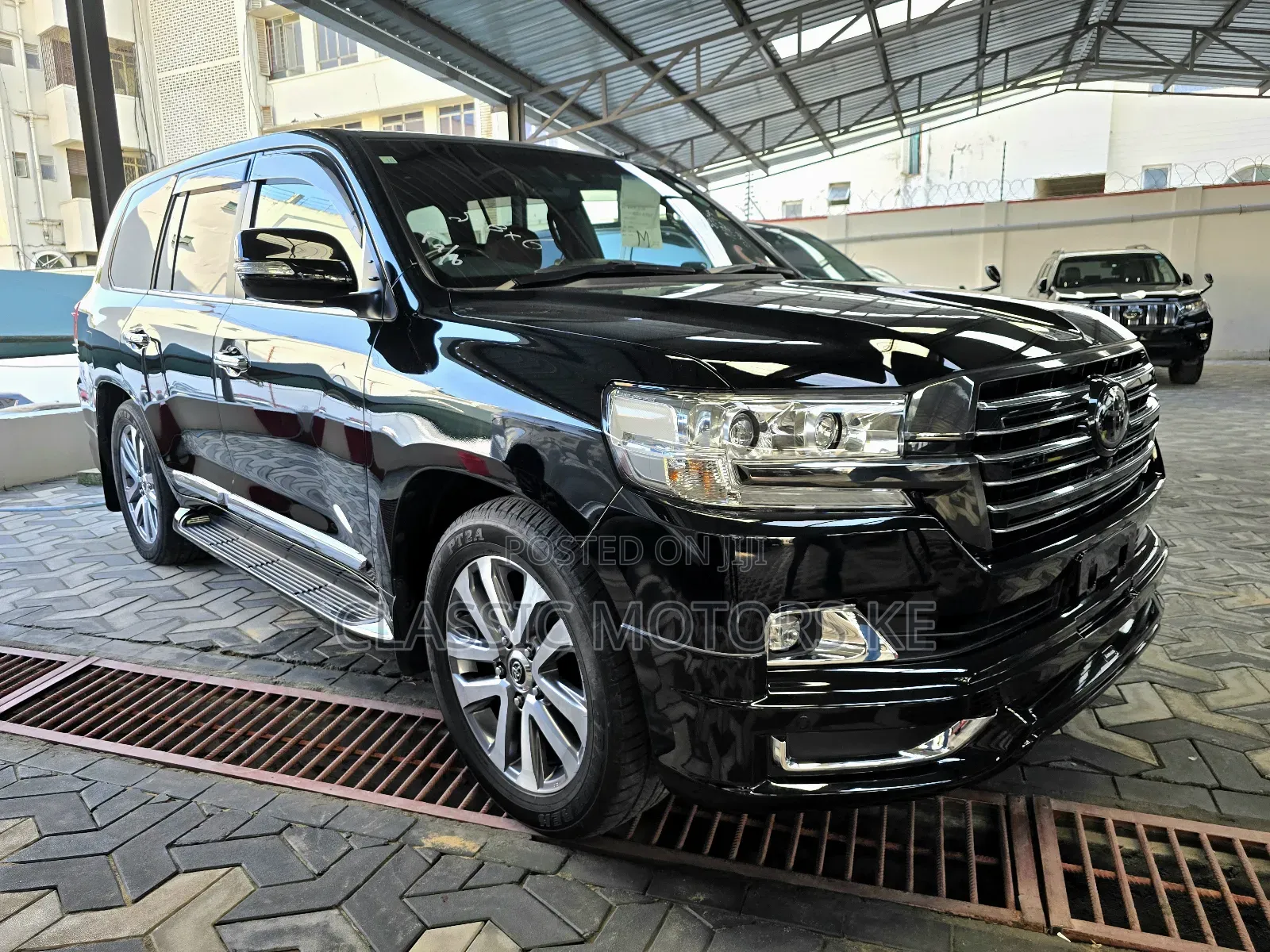 Toyota Land Cruiser 4.6 V8 ZX 2018 Black