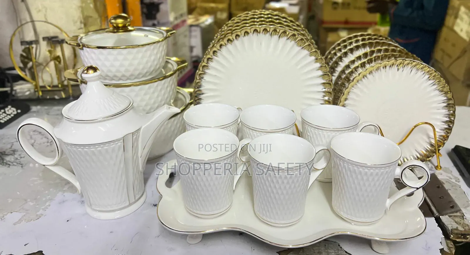 23 Pieces Gold Ring Dinner Set