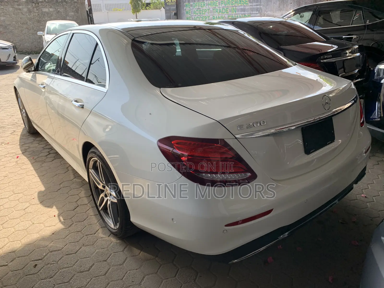 Mercedes-Benz E200 2017 Pearl