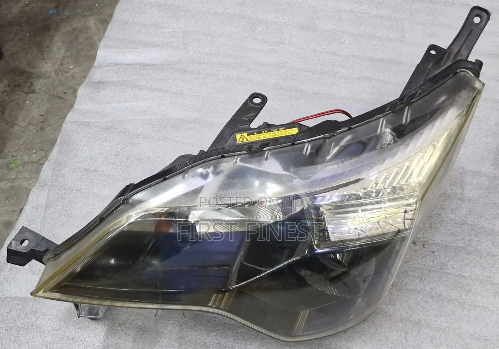 Toyota Spade 2012 Xenon