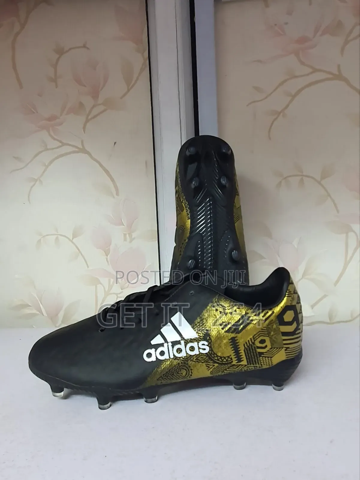 Adidas Football Boots 
Sizes 35-40
