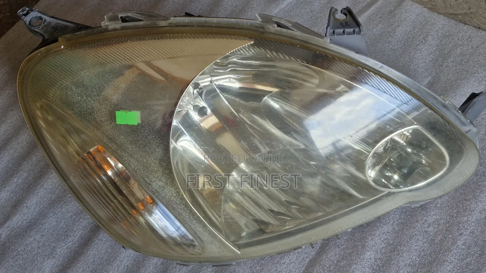 Vitz 2002/ 2003 (Tear Drop