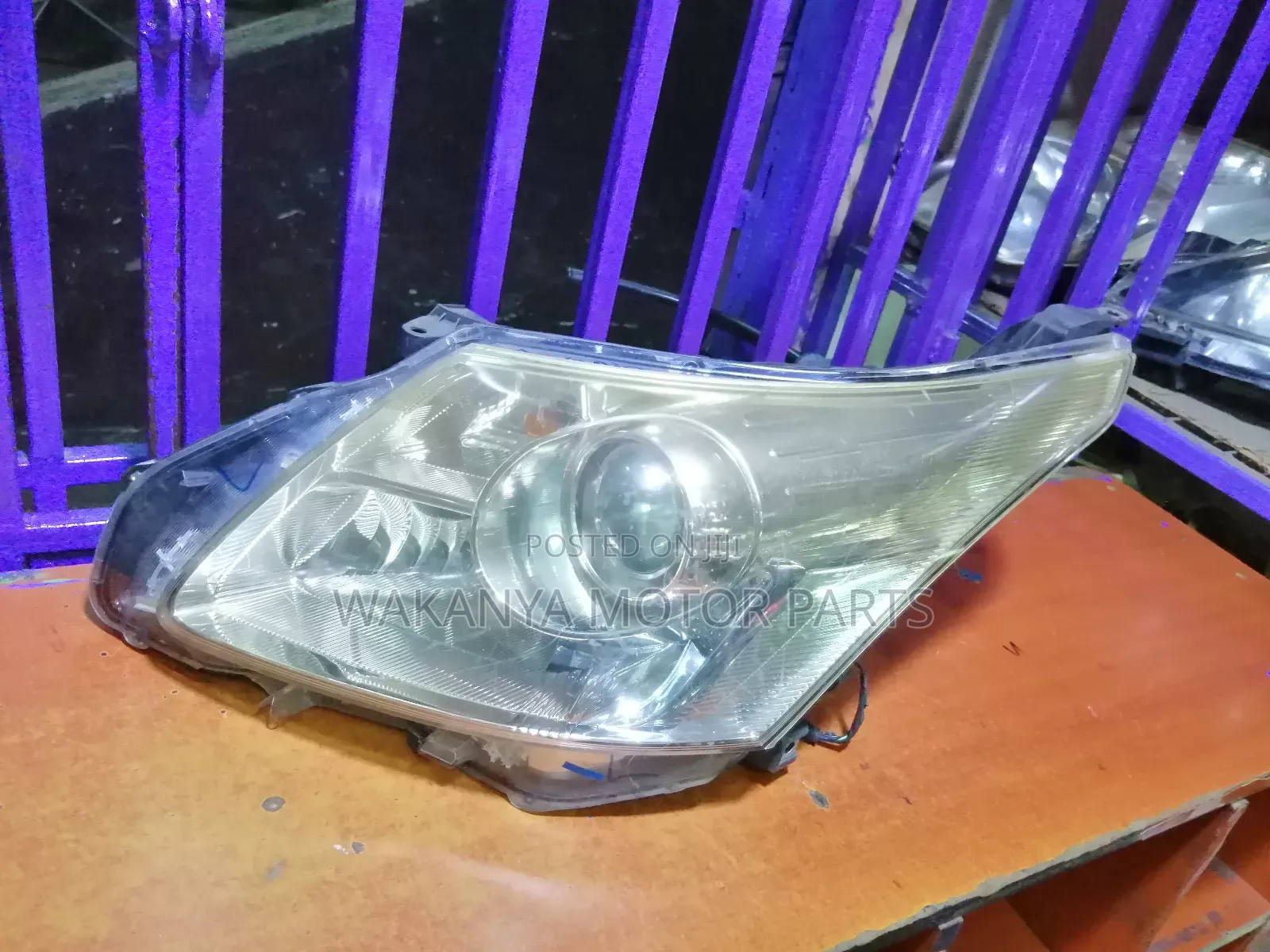Toyota Avensis New Model Zenon Headlamp, Clean EX Japan