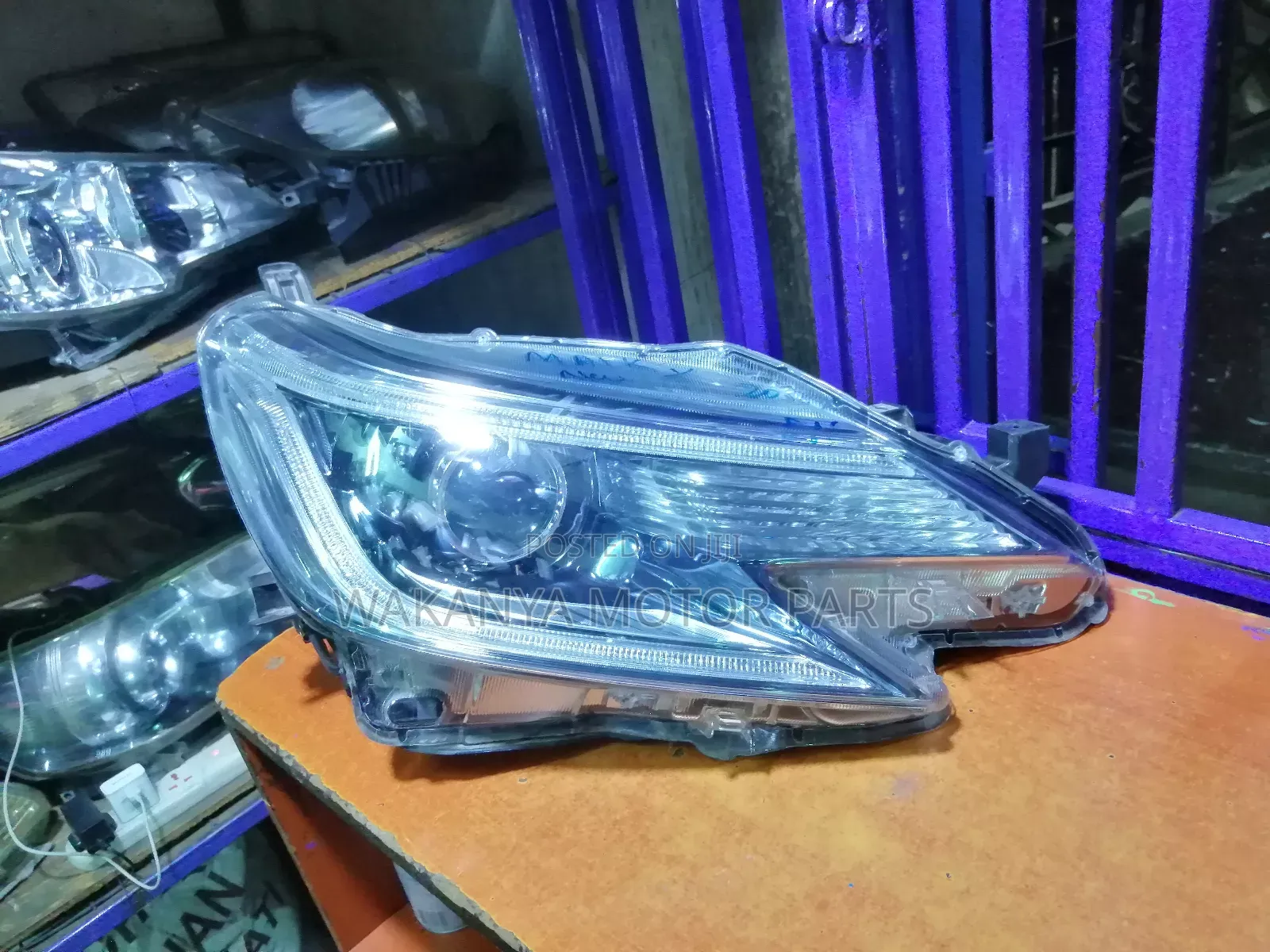 Toyota Mark X 2014 Zenon Headlamp, Clean EX Japan Parts