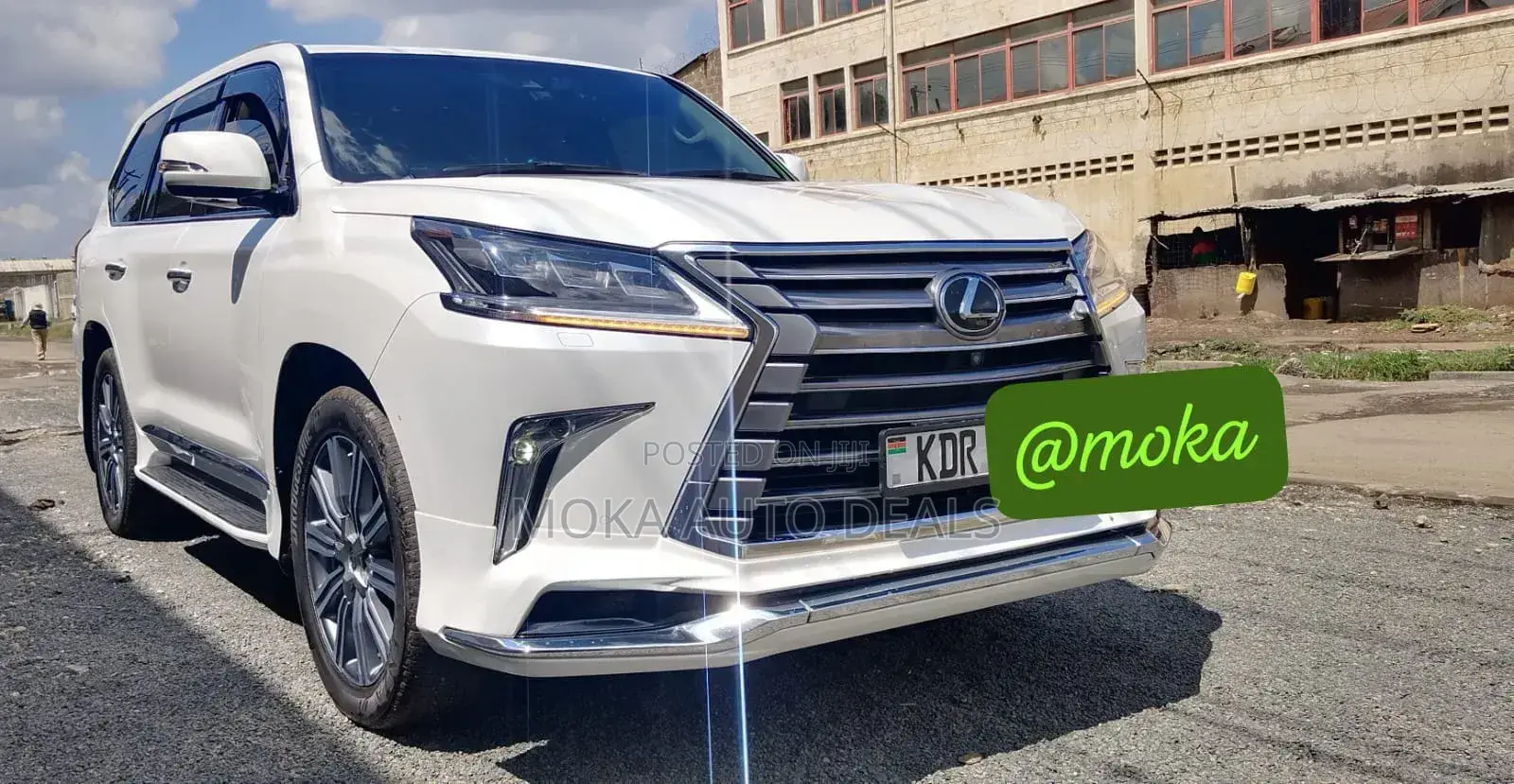 Lexus LX 570 AWD 2017 White